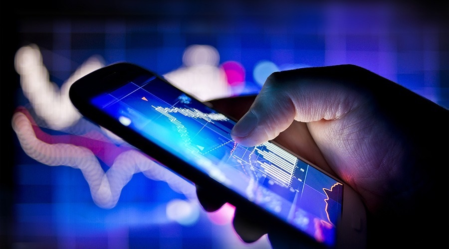Why Mobile Crypto Trading Dominates 2026: Top Apps, Security Trends, and the Rise of AI-Driven Portfolios
